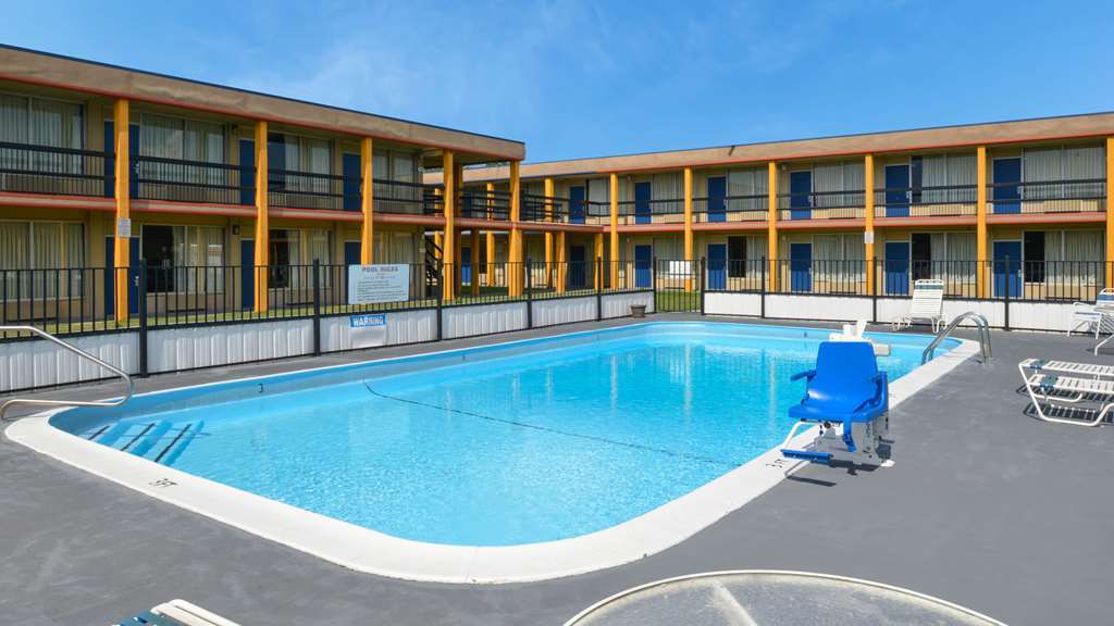Springwood Hotel, I-85 Columbus Pkwy 2*